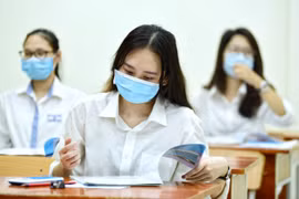 Điện Biên: 14 cán bộ coi thi bị đình chỉ công tác, thí sinh phải thi lại môn Địa Lý
