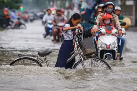 Giải bài toán ngập ở TP. Hồ Chí Minh: Không thể đổ hết lên dân!
