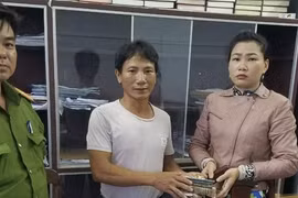 Bình Định: Người bán ve chai trả lại 87 triệu đồng và tài sản cho người đánh rơi