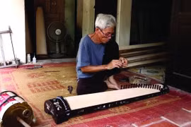 Làng nhạc cụ dân tộc Đào Xá - Vĩ thanh về một làng nghề!
