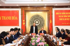 Phó Thủ tướng Trương Hòa Bình làm việc, tặng quà Tết tại Thanh Hóa