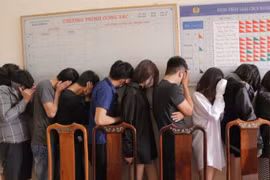 Bắt 11 thanh niên ‘đập đá’ trong khách sạn ở Hà Tĩnh