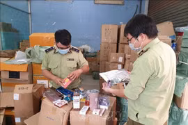 TP.HCM: Phát hiện kho hàng nhập lậu trị giá hàng tỷ đồng