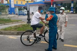 Lập chốt chặn phòng Covid -19, kiểm soát người và xe từ Hải Dương vào Quảng Ninh