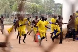 Hơn 200 tù nhân vượt ngục ở Uganda