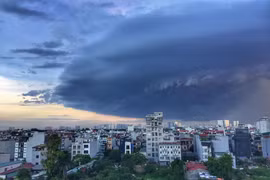 Dự báo thời tiết ngày 17/9: Ảnh hưởng bão số 5, cả nước có mưa rải rác