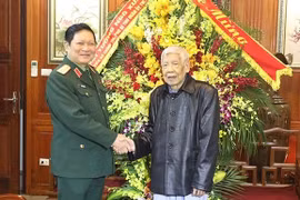 Đại tướng Ngô Xuân Lịch thăm, chúc Tết nguyên Tổng Bí thư Lê Khả Phiêu