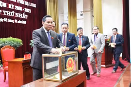 Quảng Ninh: Hội đồng nhân dân TP. Hạ Long họp bầu các chức danh chủ chốt