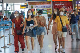 Hơn 200 khách du lịch kẹt ở Đà Nẵng sẽ được trở về nhà sớm
