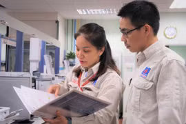 Dành trọn thanh xuân cho nhà máy tỷ đô