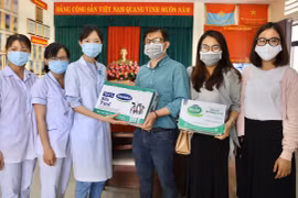 Vinamilk đồng hành tiếp sức cho đội ngũ cán bộ y tế tuyến đầu chống dịch Covid- 19