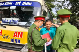 Tăng cường kiểm tra, xử lý đồng bộ để dẹp nạn xe dù bến cóc