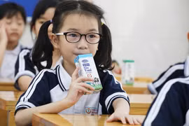 Hơn 91% trẻ em mầm non, tiểu học Hà Nội được uống sữa học đường mỗi ngày