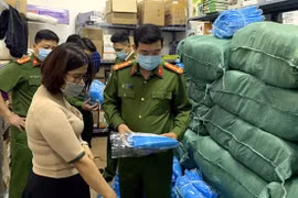 Buôn lậu, sản xuất hàng giả là thiết bị, vật tư y tế chống dịch sẽ bị xử lý hình sự