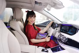Hòa Minzy bỏ tiền túi mua xế hộp 5 tỷ, khẳng định không dựa dẫm 'chồng' giàu