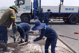 Phạt 25 triệu đồng giám sát viên bỏ vị trí làm việc tại sân bay Nội Bài