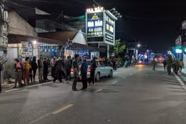 Nam Định: Ô tô mất lái gây tai nạn liên hoàn làm 5 người bị thương