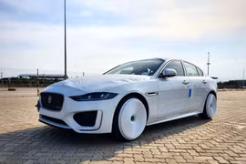 Ngắm nhìn mẫu xe Jaguar XE sắp ra mắt đậm tính thể thao