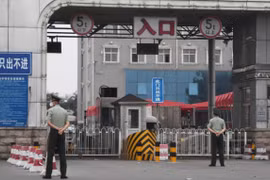 Trung Quốc phong tỏa thành phố cách Bắc Kinh 150 km