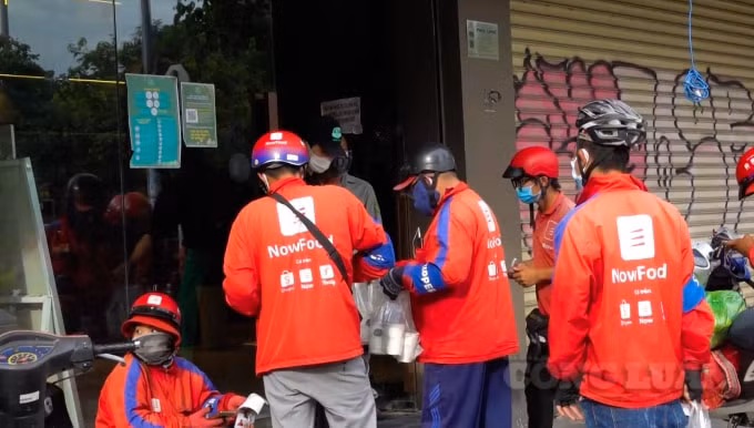 lac dac vai quan an mo cua lai truoc ngay quan 7 tp hcm thi diem binh thuong moi hinh 9