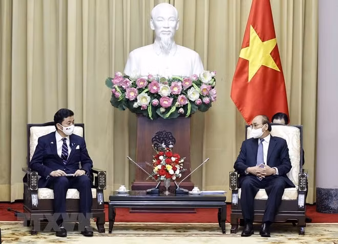 chu tich nuoc nguyen xuan phuc tiep bo truong quoc phong nhat ban kishi nobuo hinh 1