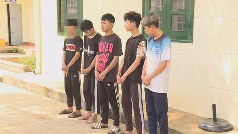 bat tam giam 5 doi tuong hiep dam be gai 12 tuoi o dak lak hinh 1