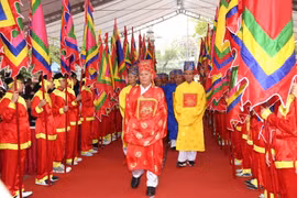 Dâng hương kỷ niệm 1081 năm ngày hóa của Đức vương Ngô Quyền