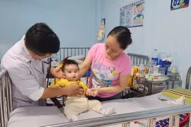 TPHCM: Bệnh viện phát cảnh báo vì số ca mắc thủy đậu, sởi gia tăng