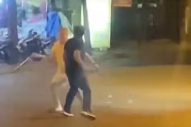 TP. HCM: Bắt giam hai tài xế cầm mã tấu dọa chém nhau trên đường