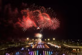 ‏Hè này, phải đến Hà Nam xem pháo hoa, chơi công viên nước, “quẩy” chợ đêm Vuifest‏