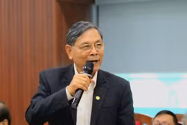 Góp ý Văn kiện Đại hội Đảng XIV: Cần chuyển nhanh sang nền kinh tế tri thức, lấy thể chế và con người làm 'hạ tầng mềm'