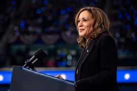 Bà Harris tái xuất chính trường, chỉ trích ông Trump