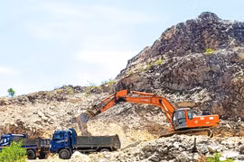 Đà Nẵng: Hơn 600.000m3 đất, đá tại huyện Hòa Vang bị khai thác 'lậu' khi chưa đủ hồ sơ pháp lý