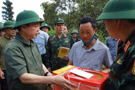 Nhanh chóng đảm bảo lương thực và chỗ ở tạm cho người dân bị ảnh hưởng bởi lũ quét, sạt lở đất