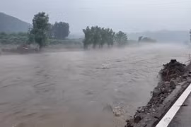Mưa lũ ở thủ đô của Trung Quốc: 4 người chết, hàng nghìn người sơ tán