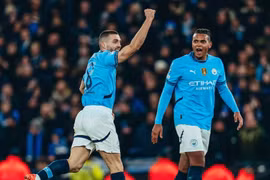 Thắng ngược Club Brugge, Man City vào vòng play-off Champions League