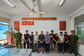 Bắt khẩn cấp nhóm đối tượng khiêng 'quan tài' diễu phố đăng Tiktok để quảng cáo bán hàng