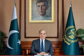 Pakistan đóng cửa không phận đối với Ấn Độ, hai bên đáp trả mạnh mẽ