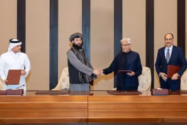 Pakistan và Afghanistan đồng ý ngừng bắn ngay lập tức