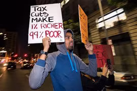 ‏Tổng thống Donald Trump đưa ý tưởng thuế quan cho các triệu phú USD trở lại‏
