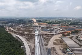 Gỡ những rào cản để loạt dự án hạ tầng trọng điểm phía Nam về đích