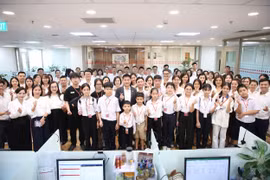 Quỹ Ươm mầm ước mơ SeABank nhận đỡ đầu thêm 10 học sinh nghèo hiếu học: