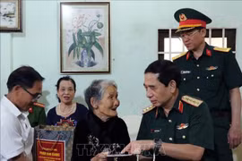 Đại tướng Phan Văn Giang thăm gia đình chính sách và người có công tỉnh Đắk Lắk