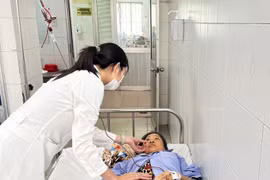 Miền Tây căng mình vì khan hiếm máu: Nhiều ca mổ phải hoãn, bệnh nhân mòn mỏi chờ từng giọt
