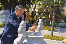 Tổng Bí thư Tô Lâm dâng hương và thăm Khu lưu niệm Tổng Bí thư Nguyễn Văn Cừ
