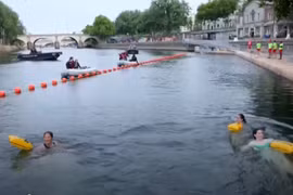 Người dân Paris lần đầu được tắm sông Seine sau hơn 100 năm