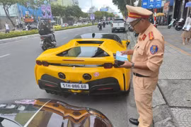 Dàn siêu xe vượt đèn đỏ ở Đà Nẵng: Phạt 167 triệu đồng, tạm giữ 11 giấy phép lái xe