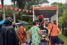 Philippines sơ tán hàng nghìn người trước bão Kalmaegi