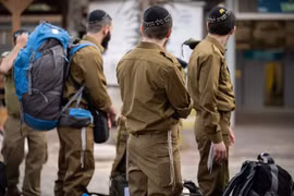 Israel lần đầu tuyển nhóm tân binh Do Thái chính thống vào quân đội
