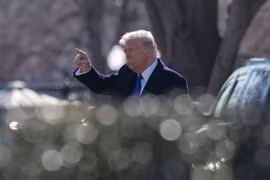 Ông Trump kêu gọi Ukraine bầu cử, nói tỷ lệ ủng hộ Tổng thống Zelenskyy rất thấp